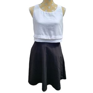 Limited white and black dress 8